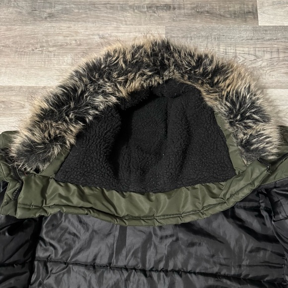 Michael Kors Big Boy Olive Green Puffer parka Coat with Faux Fur Hooded bib - Picture 6 of 12